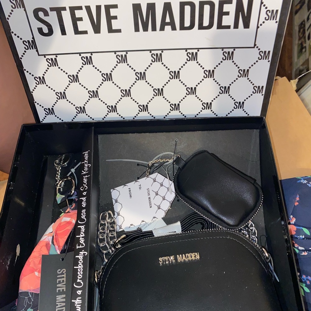 Steve Madden Cross Body Purse and Wallet Set